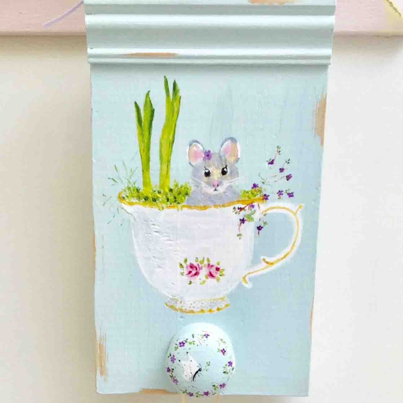 Mouse in Teacup Dried Flower picture.