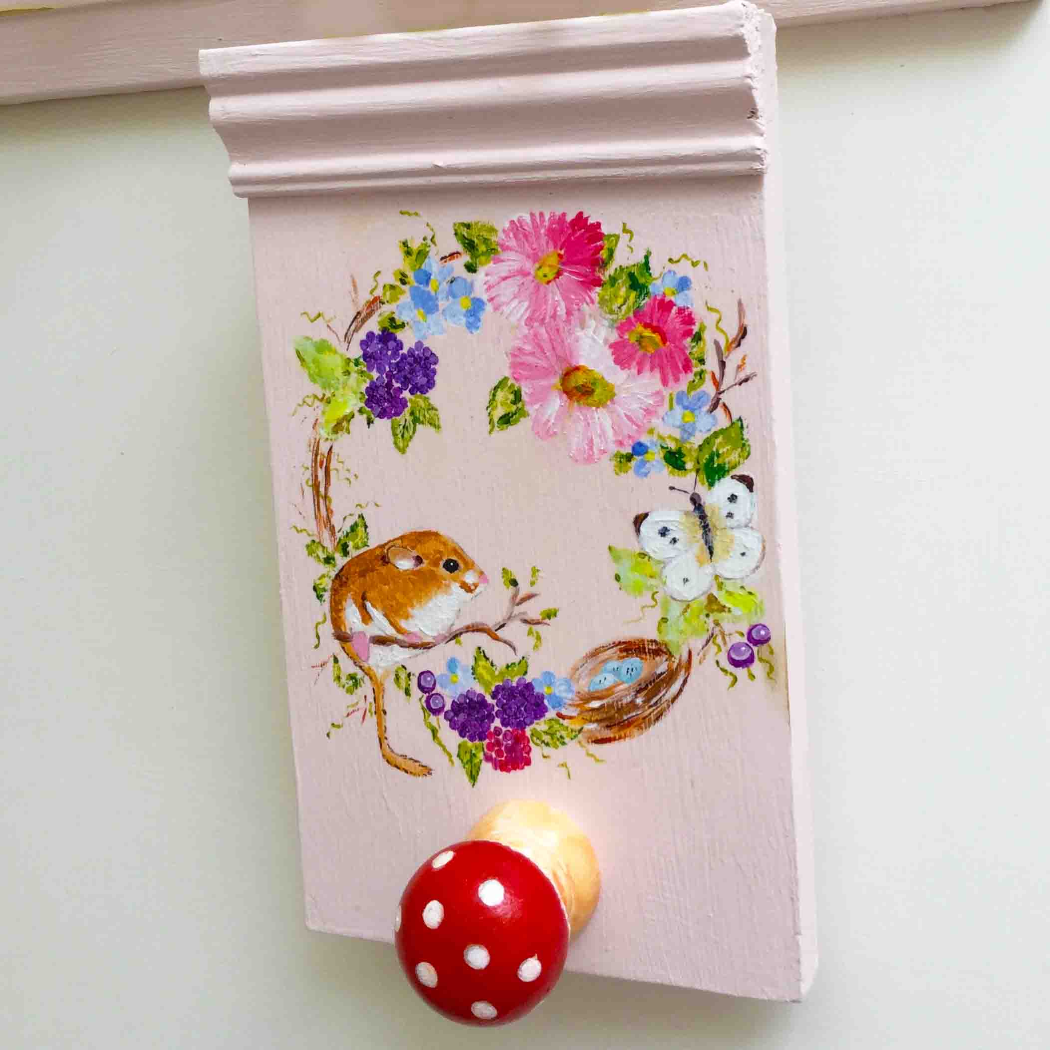 Field Mouse Dectorative Handle picture.