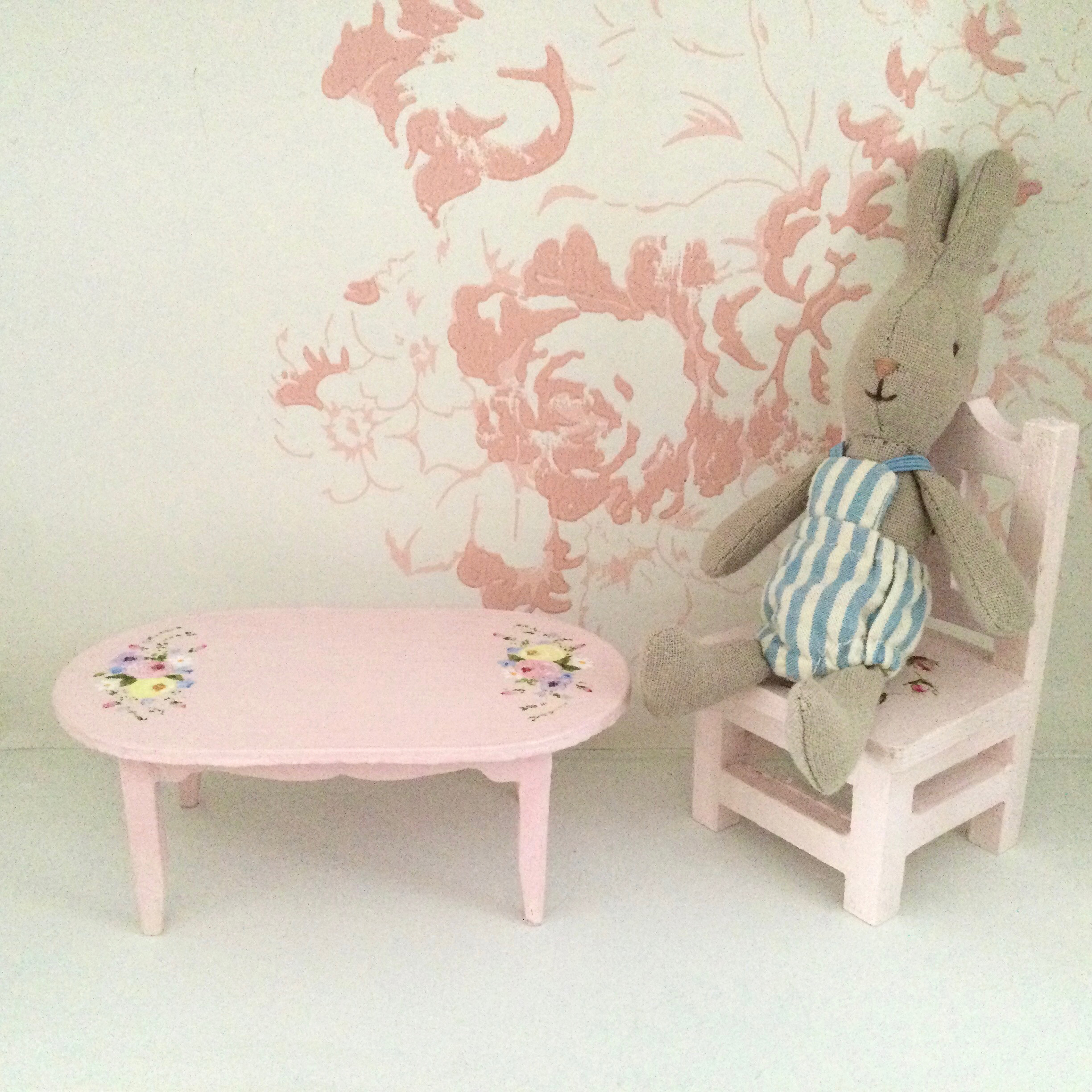 Pink Table Wreath Picture